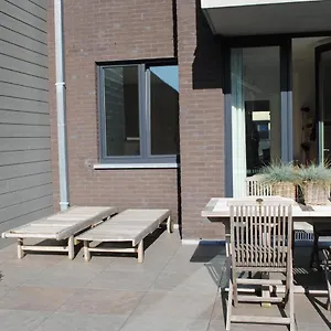 Modern, Gezellig Met Ruim Terras In Appartement